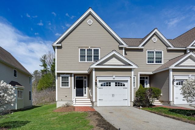 27 Autumn Ln 27, Northborough, MA 01532