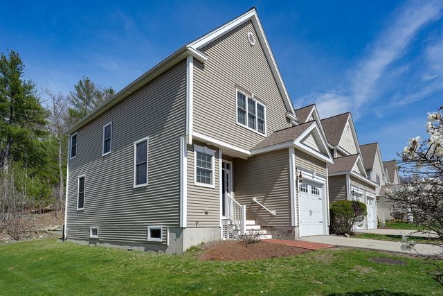27 Autumn Ln 27, Northborough, MA 01532