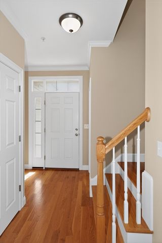 27 Autumn Ln 27, Northborough, MA 01532