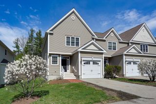 27 Autumn Ln 27, Northborough, MA 01532