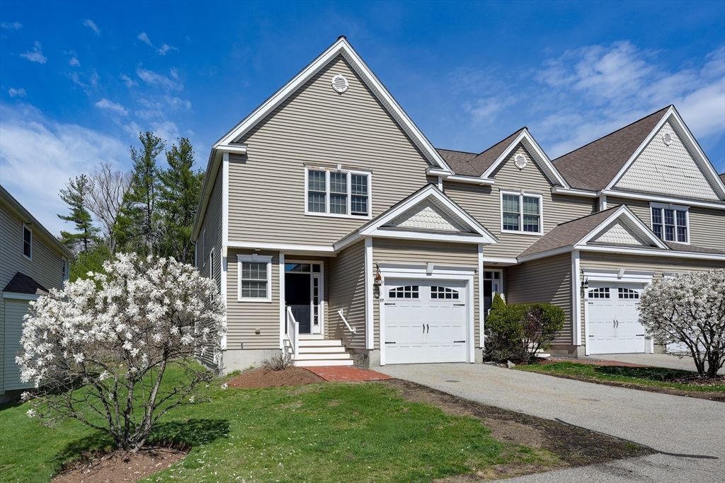 27 Autumn Ln 27, Northborough, MA 01532
