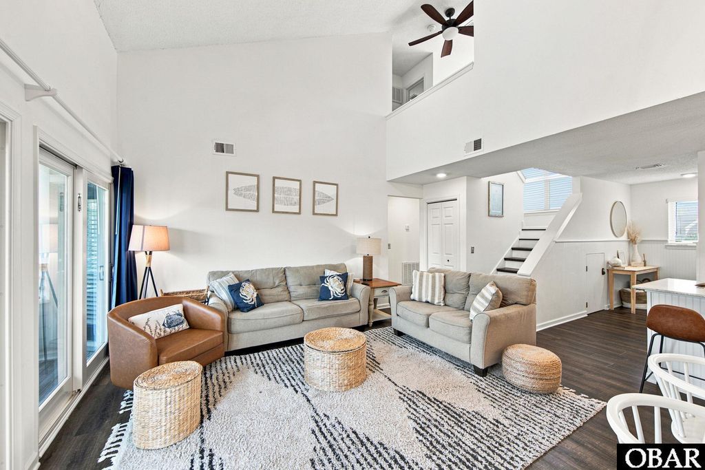 Image 5 of property listing at 325 Pirates Way # 325D, Manteo, NC 27954
