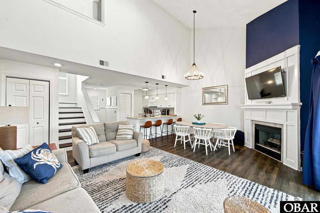 Image 6 of property listing at 325 Pirates Way # 325D, Manteo, NC 27954