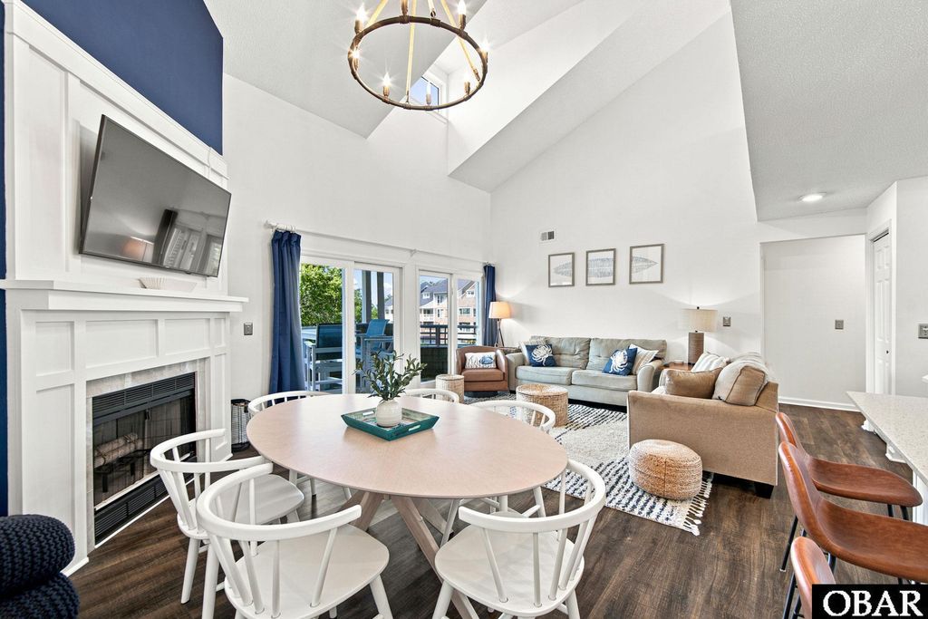 Image 10 of property listing at 325 Pirates Way # 325D, Manteo, NC 27954