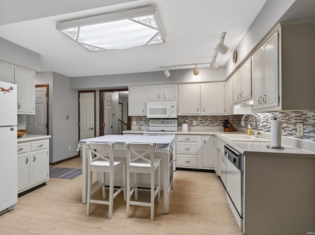 416 Hawthorne Place, Auburn, IN 46706