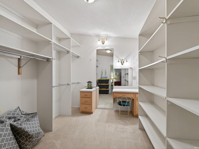 416 Hawthorne Place, Auburn, IN 46706
