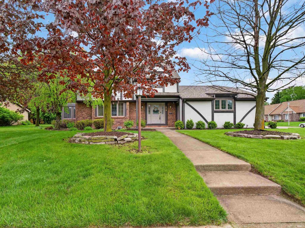 416 Hawthorne Place, Auburn, IN 46706