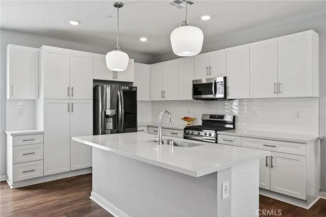 3661 S Nexa Paseo, Ontario, CA 91761