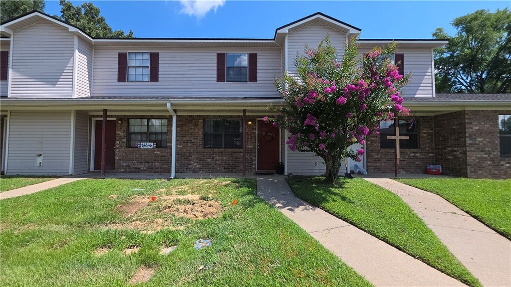 1407 E O Street, Russellville, AR 72801
