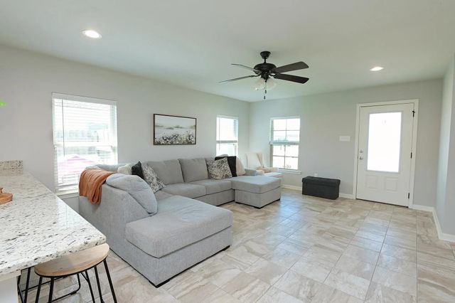 234 Colony Station, Thibodaux, LA 70301