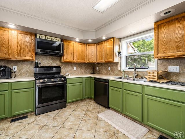 830 Aguilar Dr, Pueblo West, CO 81007