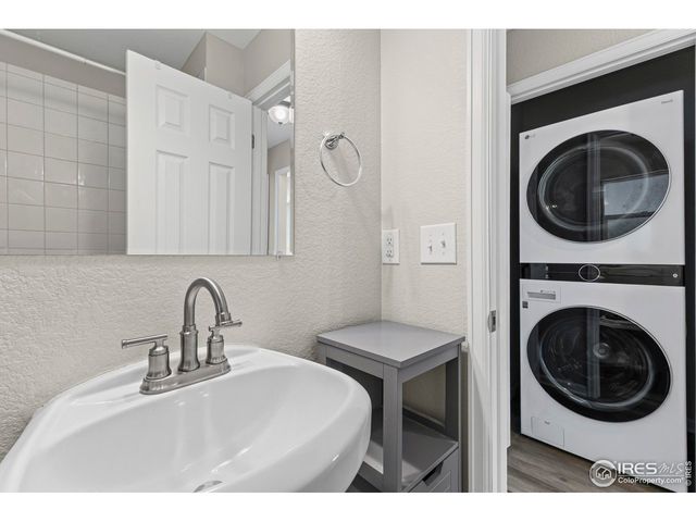 2413 15th Ave Ct, Greeley, CO 80631