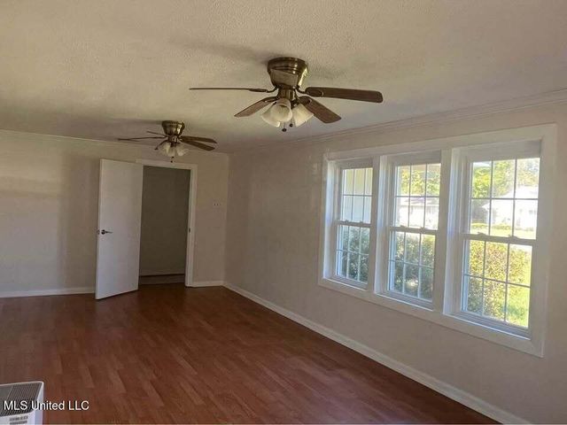 3536 Lawrence Street, Moss Point, MS 39563