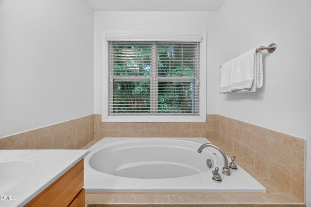 37 Abernathy Drive, Chapel Hill, NC 27517
