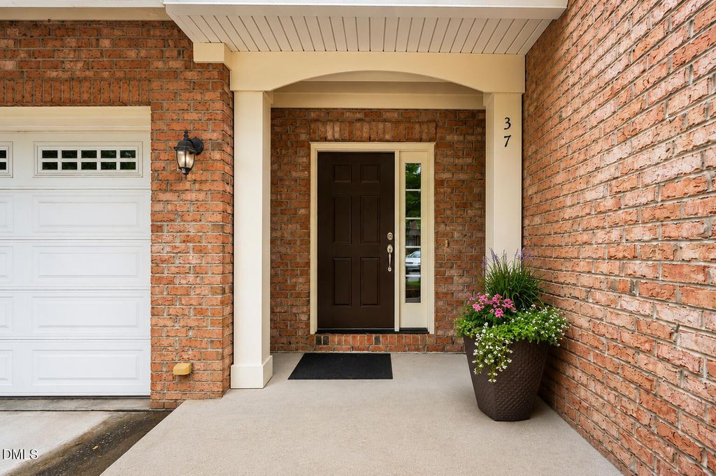37 Abernathy Drive, Chapel Hill, NC 27517