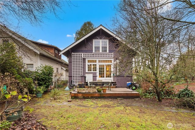 4616 Meridian Avenue N, Seattle, WA 98103