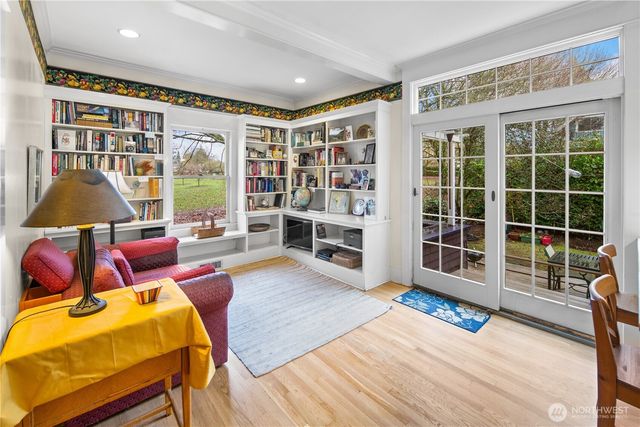 4616 Meridian Avenue N, Seattle, WA 98103