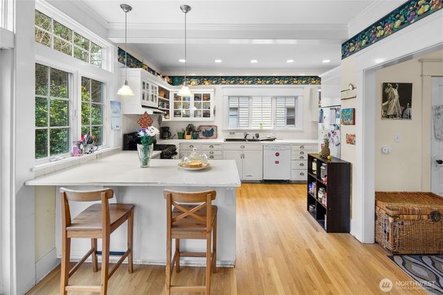 4616 Meridian Avenue N, Seattle, WA 98103