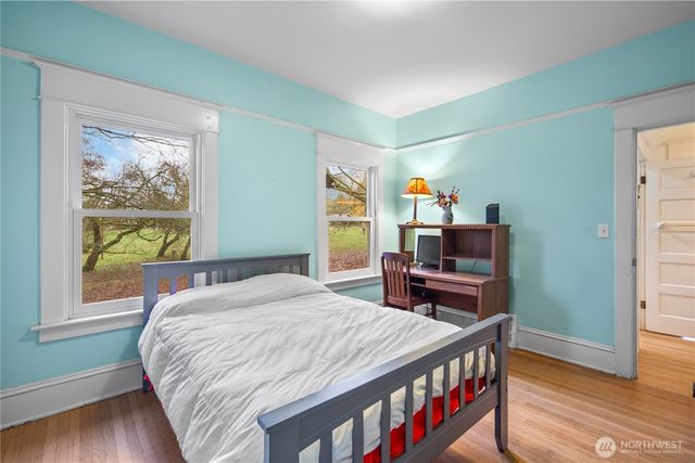 4616 Meridian Avenue N, Seattle, WA 98103