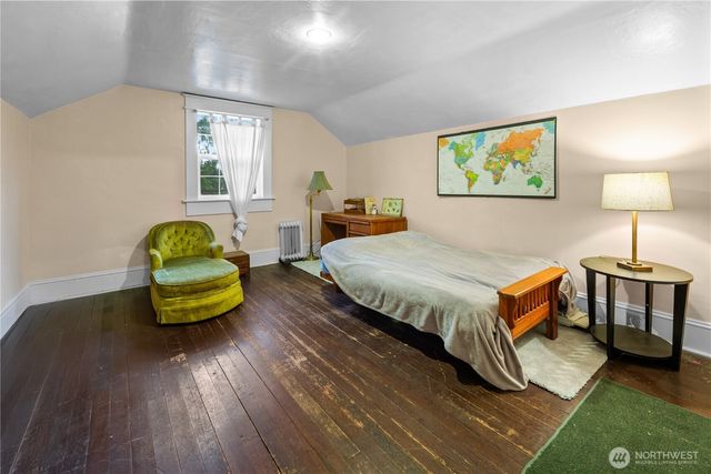 4616 Meridian Avenue N, Seattle, WA 98103