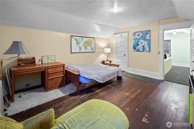 4616 Meridian Avenue N, Seattle, WA 98103