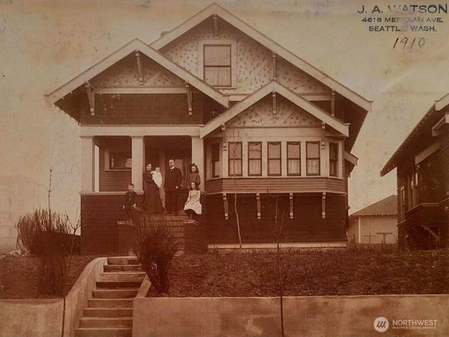 4616 Meridian Avenue N, Seattle, WA 98103