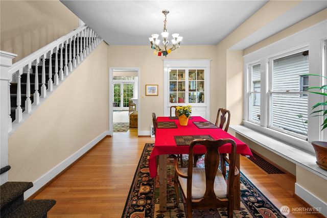 4616 Meridian Avenue N, Seattle, WA 98103