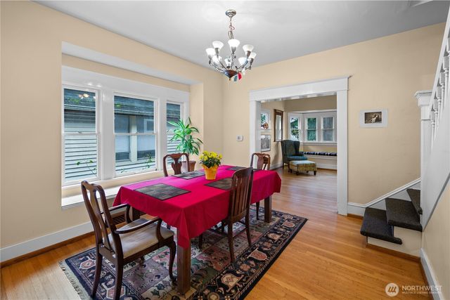 4616 Meridian Avenue N, Seattle, WA 98103