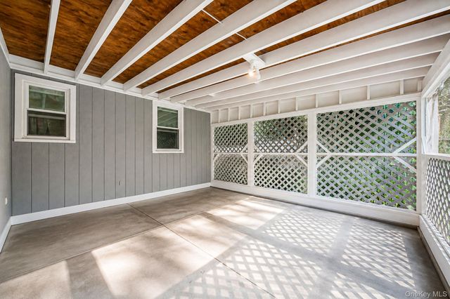 24 Oakcrest Avenue, Middle Island, NY 11953
