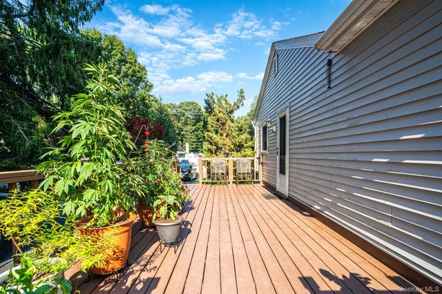24 Oakcrest Avenue, Middle Island, NY 11953