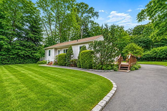 24 Oakcrest Avenue, Middle Island, NY 11953