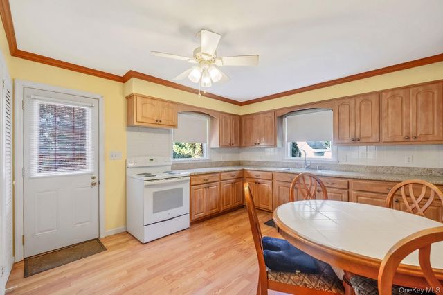 24 Oakcrest Avenue, Middle Island, NY 11953