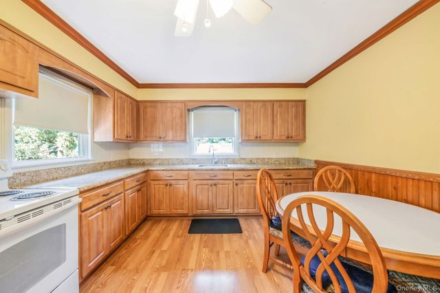 24 Oakcrest Avenue, Middle Island, NY 11953