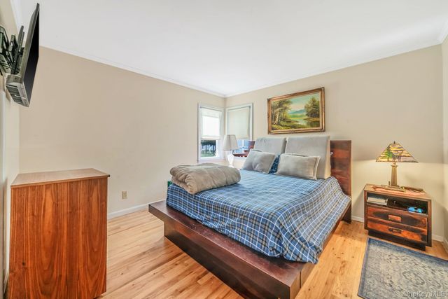 24 Oakcrest Avenue, Middle Island, NY 11953