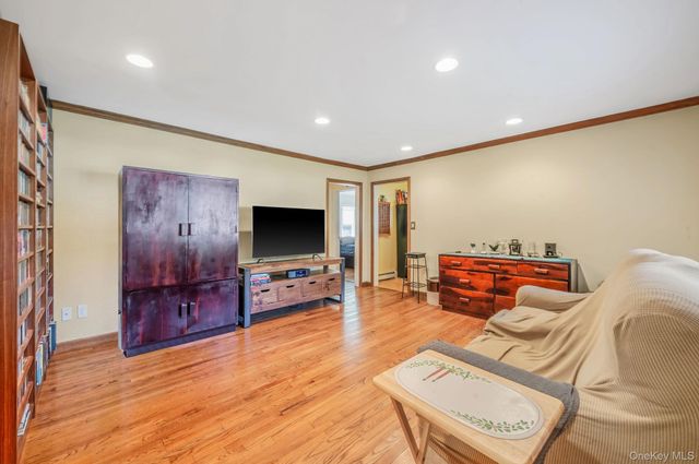 24 Oakcrest Avenue, Middle Island, NY 11953