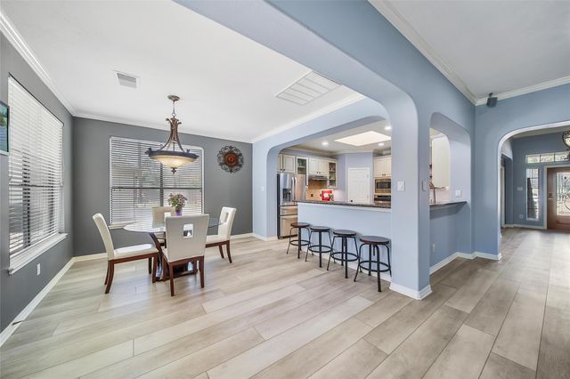 1002 Acorn Court, Friendswood, TX 77546