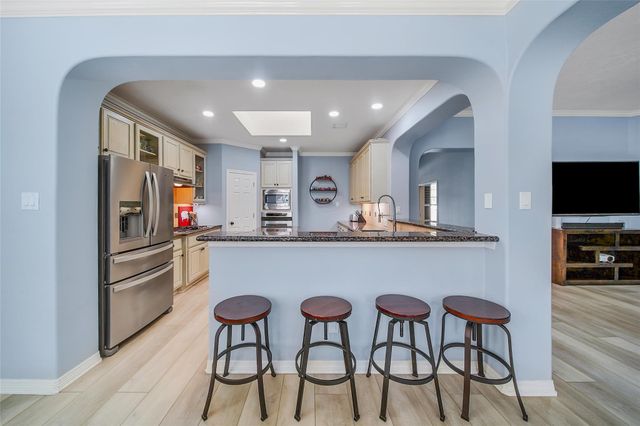 1002 Acorn Court, Friendswood, TX 77546