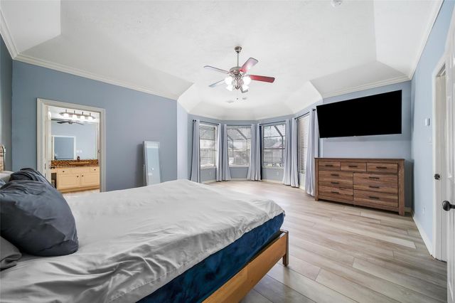 1002 Acorn Court, Friendswood, TX 77546