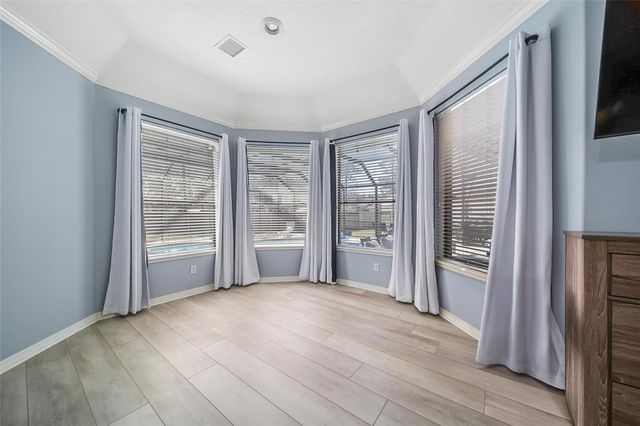 1002 Acorn Court, Friendswood, TX 77546