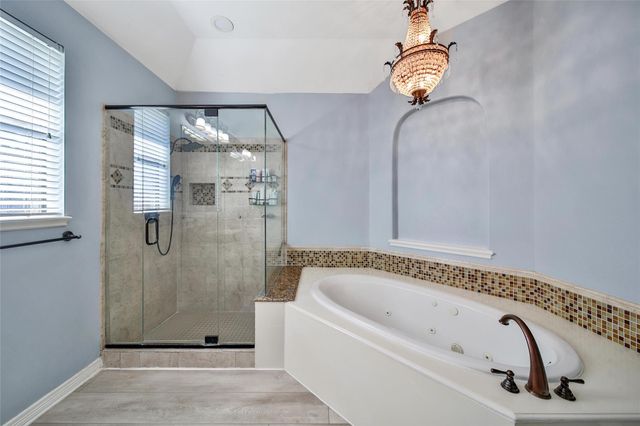 1002 Acorn Court, Friendswood, TX 77546