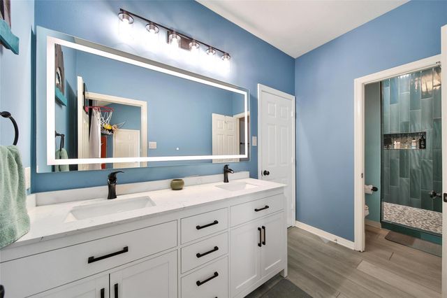 1002 Acorn Court, Friendswood, TX 77546