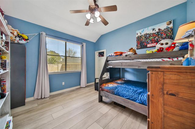 1002 Acorn Court, Friendswood, TX 77546