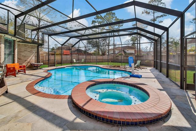 1002 Acorn Court, Friendswood, TX 77546