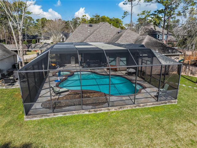 1002 Acorn Court, Friendswood, TX 77546