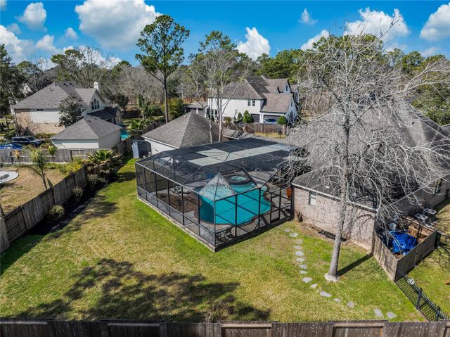 1002 Acorn Court, Friendswood, TX 77546