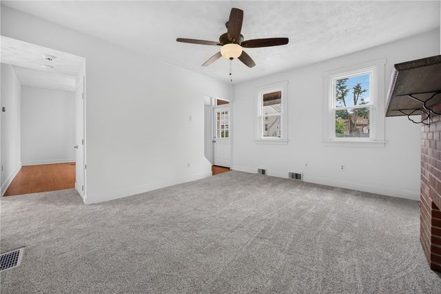 109 E Larkspur St, Munhall, PA 15120