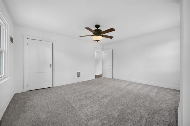 109 E Larkspur St, Munhall, PA 15120