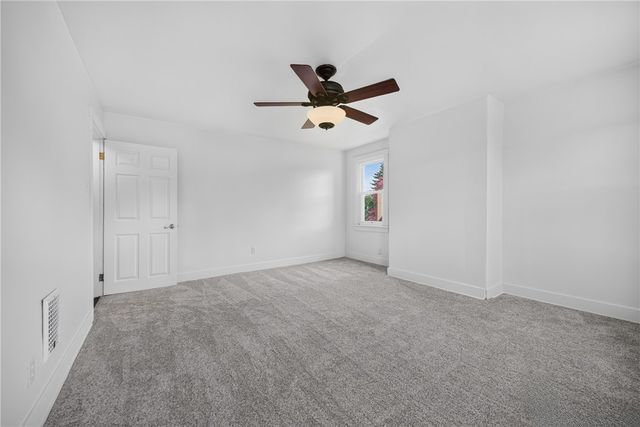 109 E Larkspur St, Munhall, PA 15120