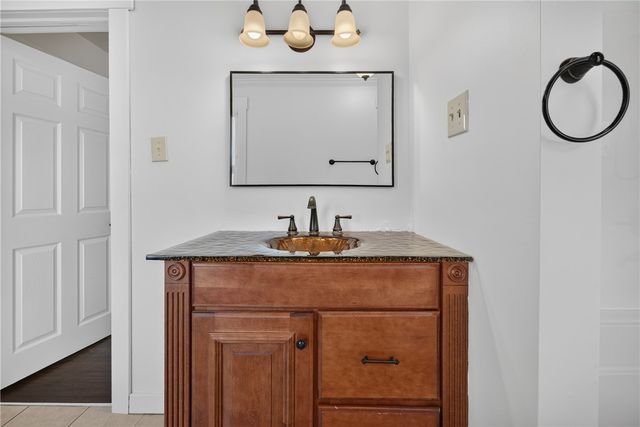 109 E Larkspur St, Munhall, PA 15120