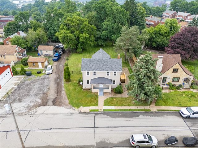 109 E Larkspur St, Munhall, PA 15120